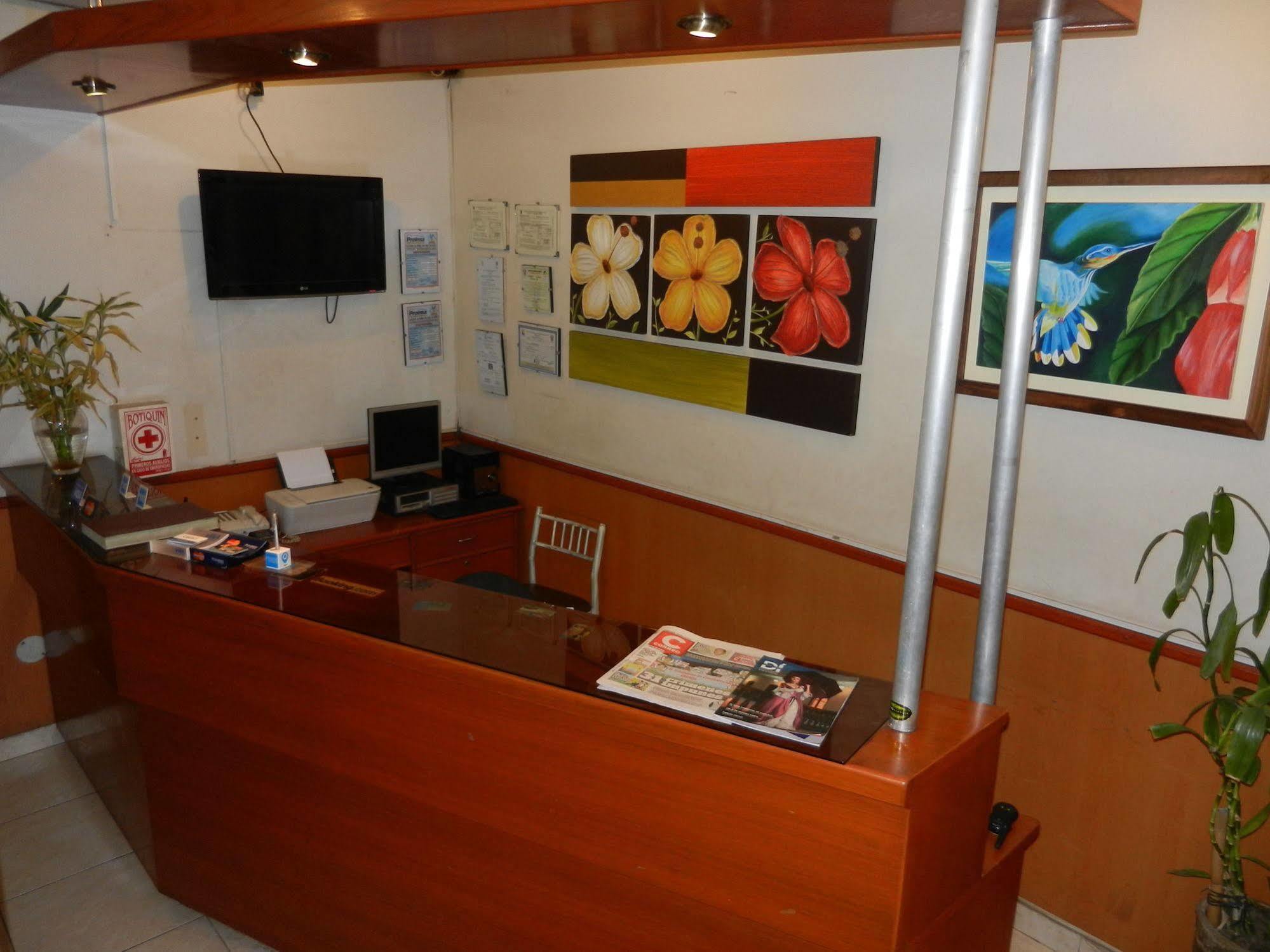 Hotel Colibri ชิกลาโย ภายนอก รูปภาพ