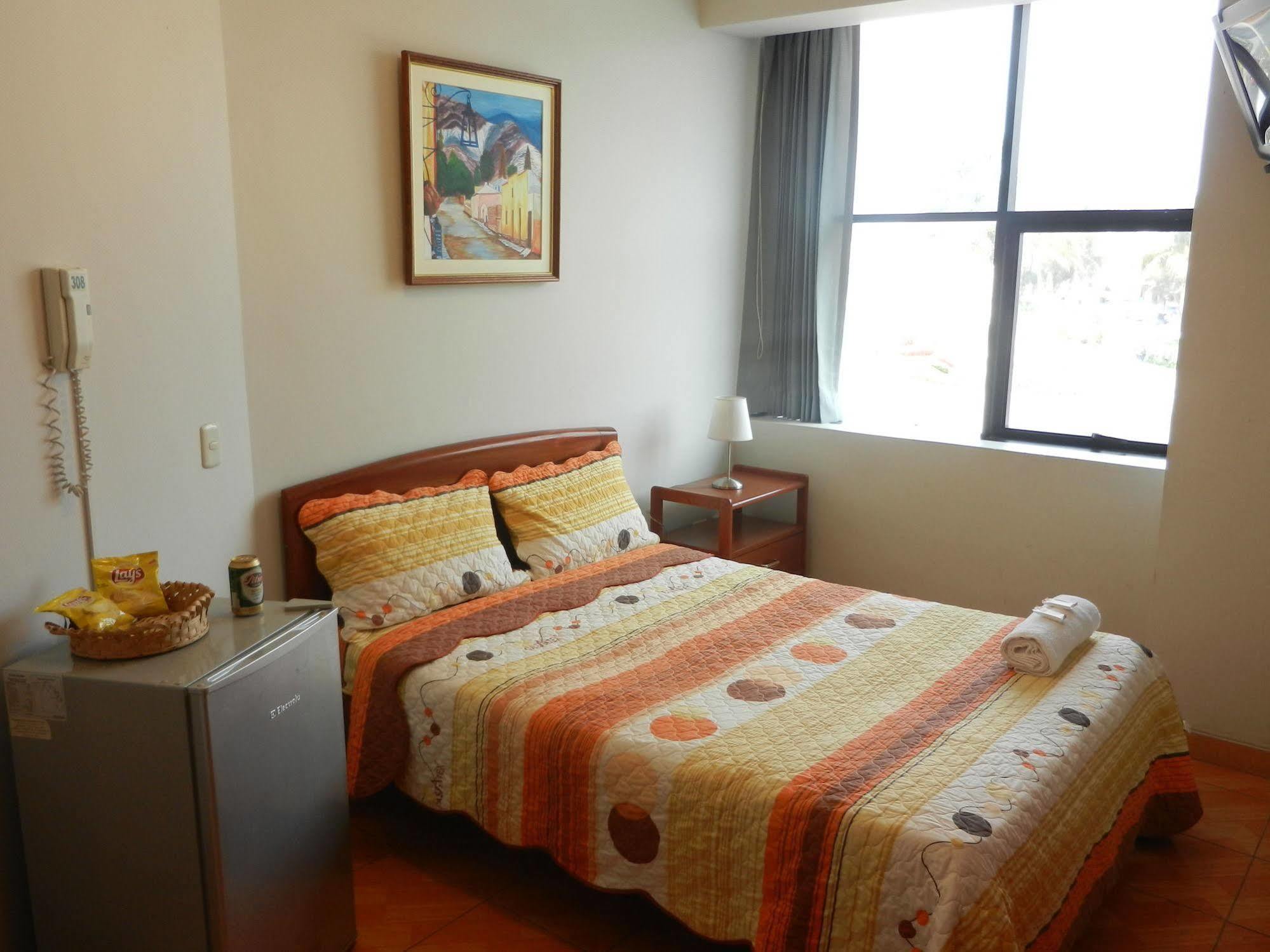 Hotel Colibri ชิกลาโย ภายนอก รูปภาพ